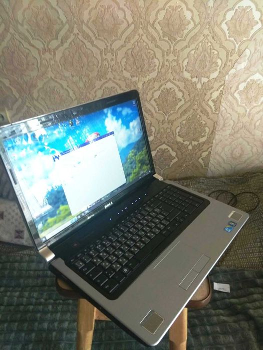 ноутбук Dell 1747 робочий ВЕЛИК ЕКРАН/ і7 -4/8 ядер/RAM 4 gb/Hdd 350gb