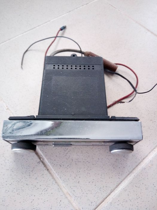 Rádio automóvel antigo AM