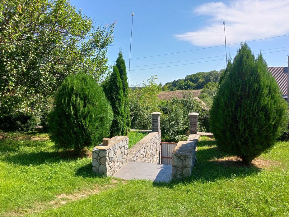 Будинок в екологічній, спокійній місцевості біля річки та заповідника