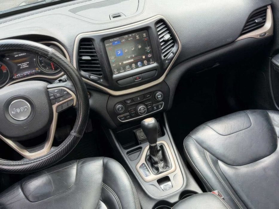 Jeep Cherokee Limited      2017