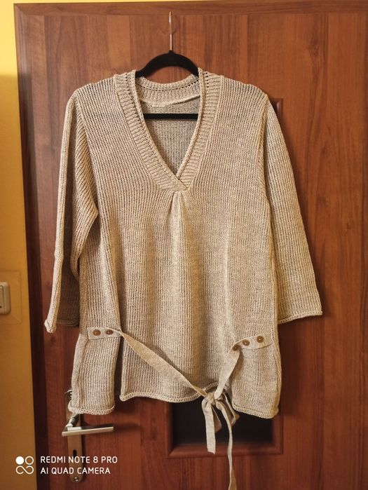 Sweter damski, dzianina. Rozmiar 46/48.
Rozmiar 46/48. 
Roz