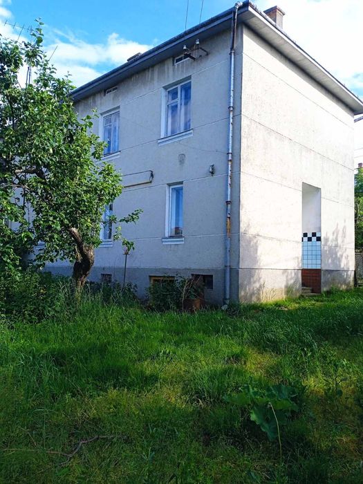 Продаж будинку поруч Залісся