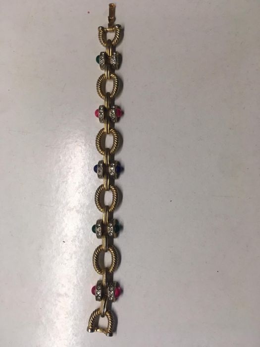 Pulseira com Brilhantes e Cores