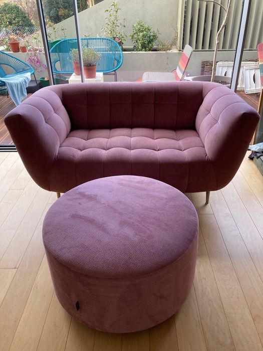 Sofa cor-de-rosa