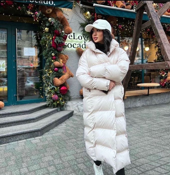 Kurtka zimowa jest biała