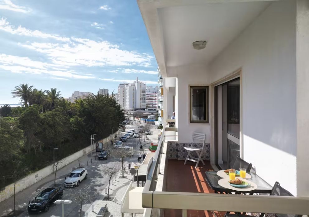 Arrendo apartamento T1 na Praia da Rocha
