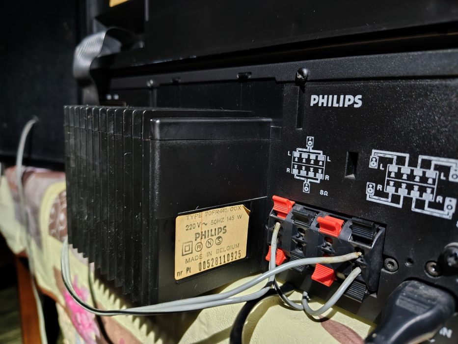 Комплект ресивер PHILIPS FR 445 та касетна дека FC 450 з акустикою
