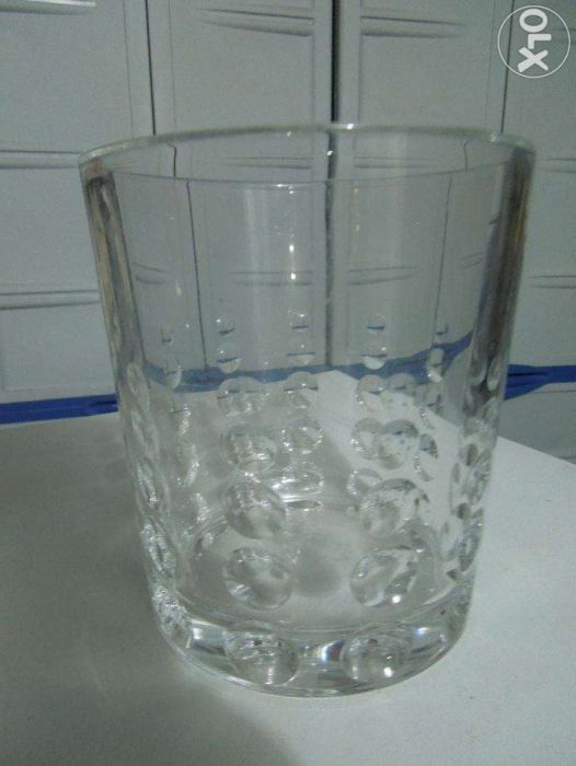 Objectos decorativos em vidro ou cristal