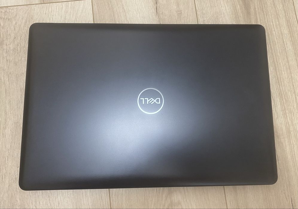 Продам DELL inspiron 17 i5-8250U