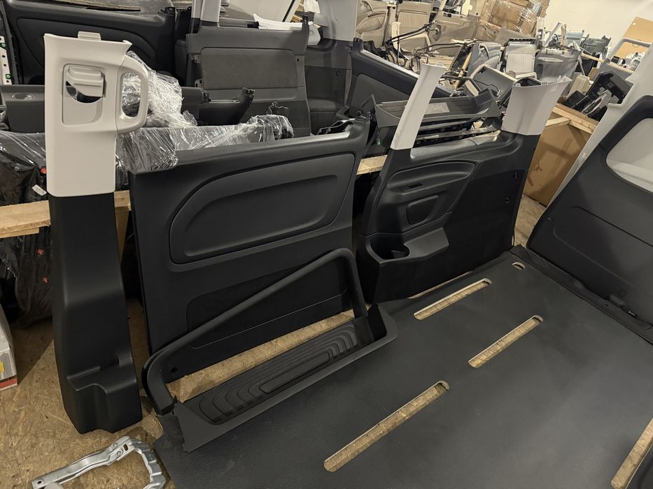 Салон W447 обшивки потолок підлога карти Vito Metris W447 V-class