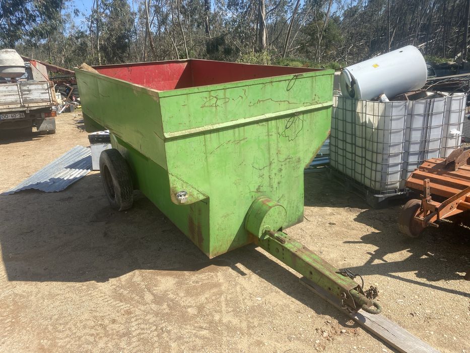 Atrelado agrícola uvas
