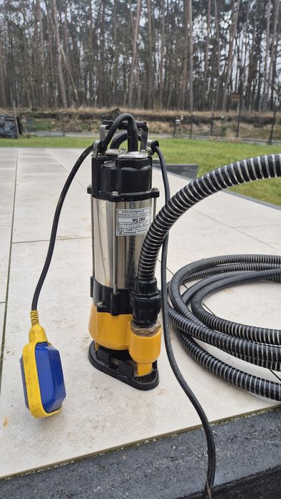 Pompa zatapialna WQ250F – jak nowa, plus wąż