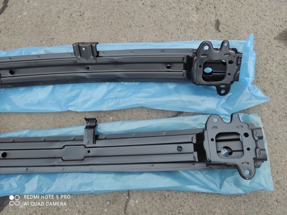 Усилитель переднего підсилювач бампера Hyundai Getz Хюндай Гетз