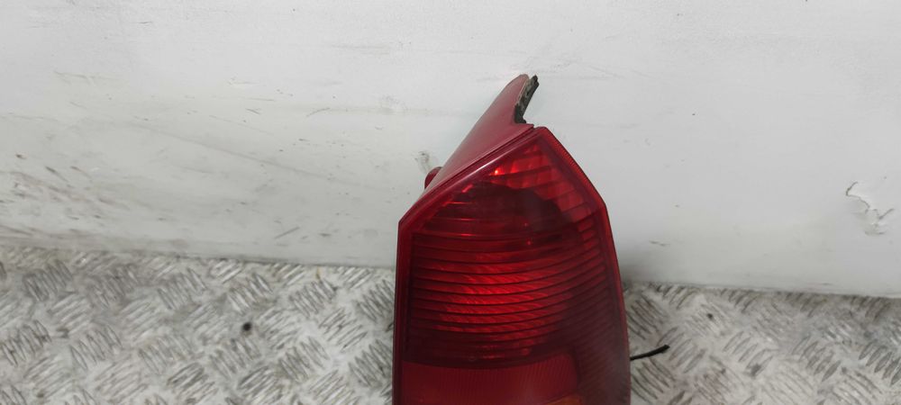 Ford Focus Mk1 Kombi Lampa Prawa Tylna Prawy Tył PT