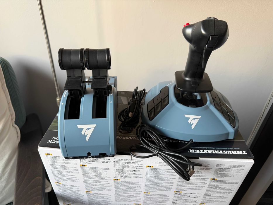 Joystick + Quadrante Thrustmaster TCA Officer Pack Airbus Edition PC