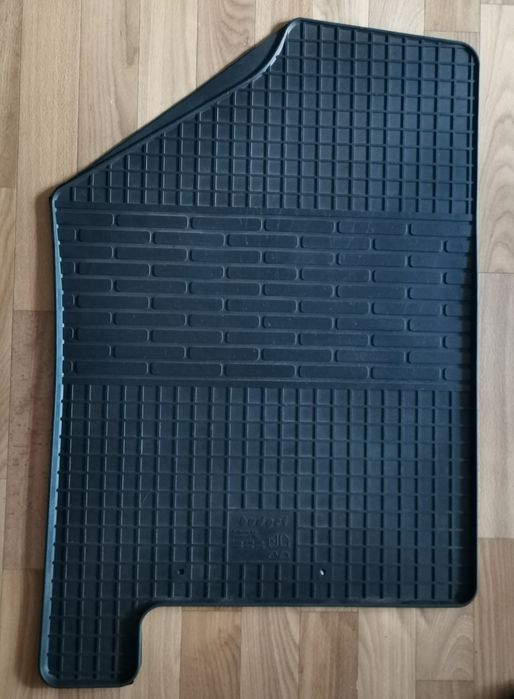 Гумові авто килимки Budget.