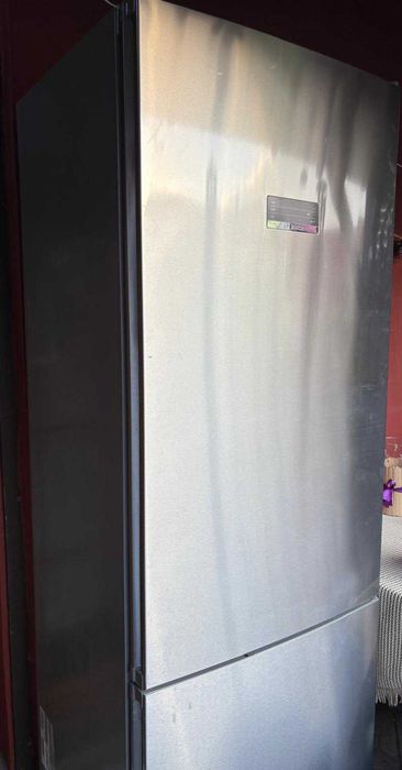 Lodówka Bosch KGN49MIEB - stan bardzo dobry