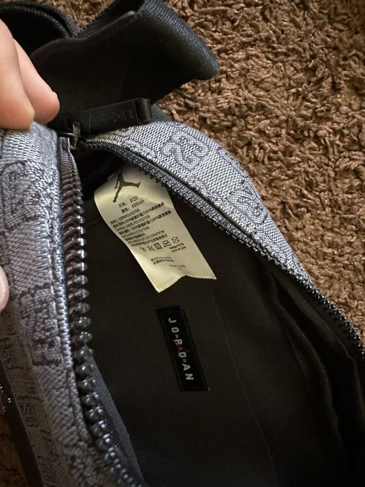Сумка Air Jordan Monogram Crossbody | Nike, найк, джордан месенджер