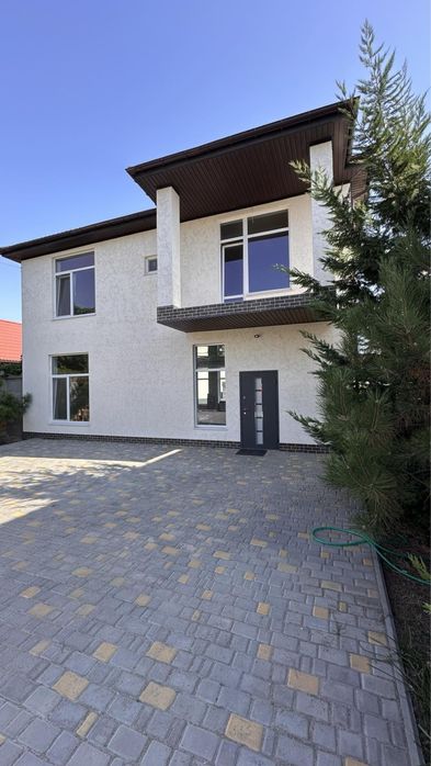 Продам красивый дом 2 уровня Евроремонт