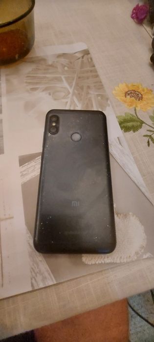 Продам смартфон Xiaomi mi a2 lite(4/64)