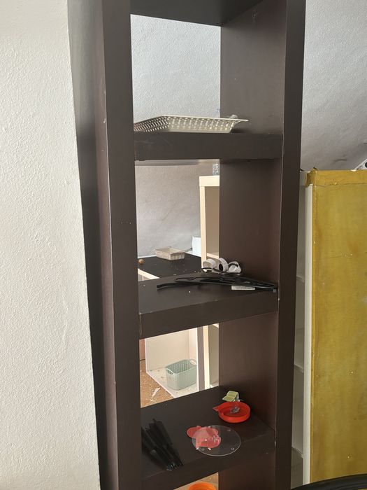 Estante de cubos castanha