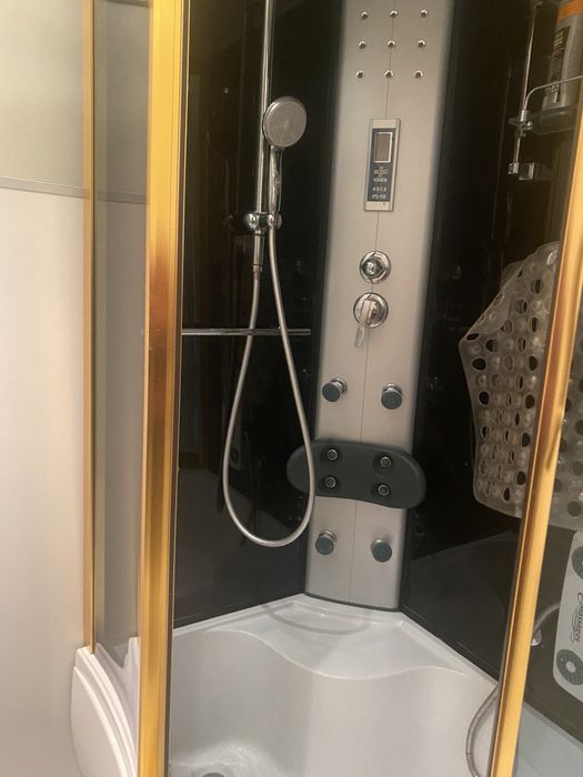 Здається в оренду кабінет з окремим входом