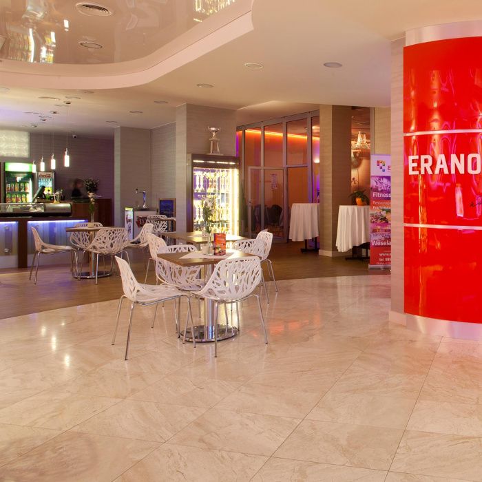 Płytki Marmurowe Podłogowe Ścienne Queen Beige poler 40,6x61x1,2 cm