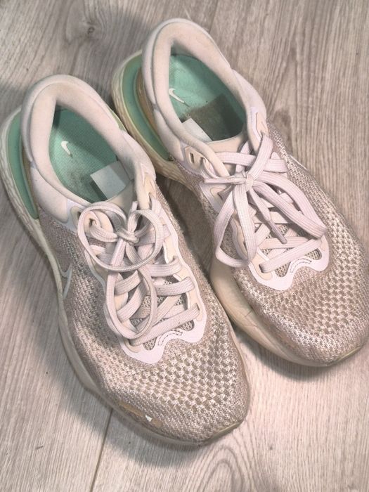 Nike ZoomX Invincible Run Flyknit 2 White/Hydrogen Blue Wom