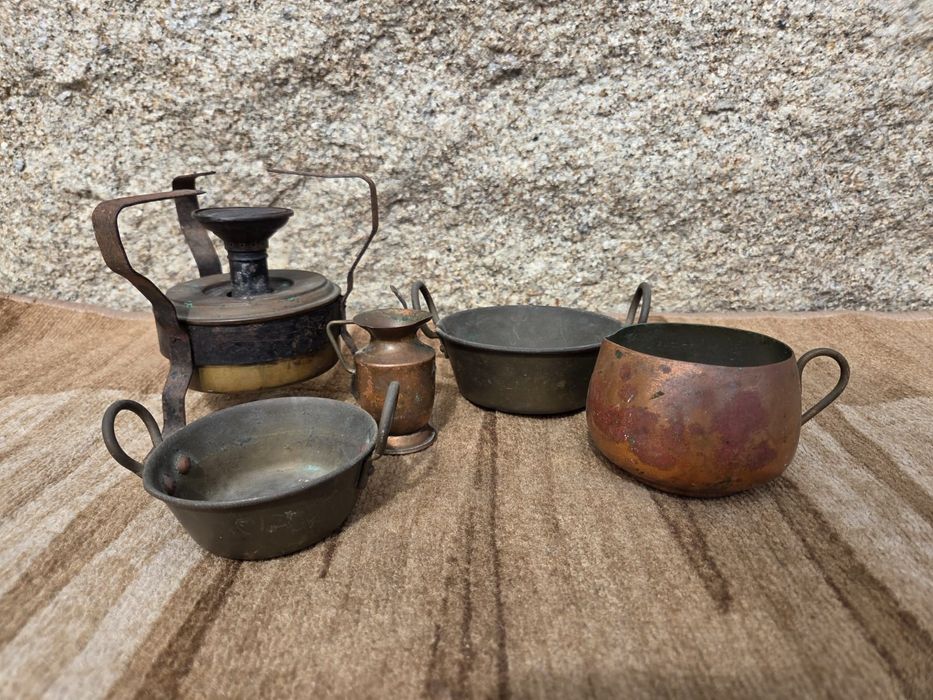 Utensílios de cozinha antigos em cobre
