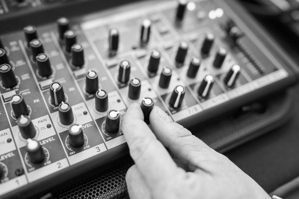 DJ/Wodzirej na Imprezy Okolicznosciowe Oprawa Wesel WOLNE TERMINY