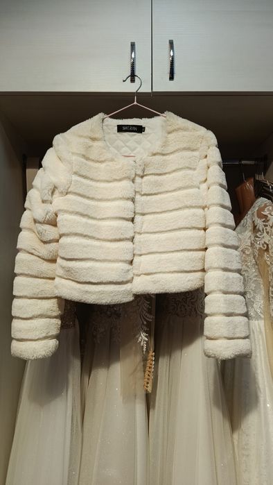 Різні шубки  молочні та сірі