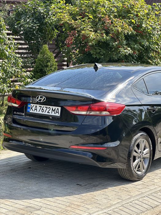 Hyundai Elantra 2017 2.0 бензин Автомат