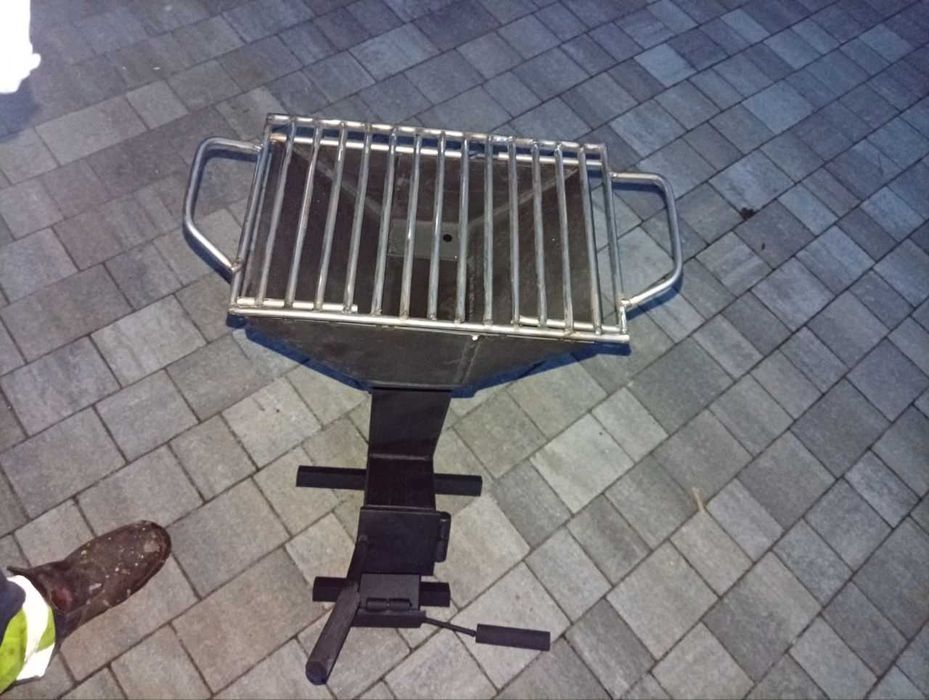 Piec rakietowy. Grill na działke .Ryby .Biwak