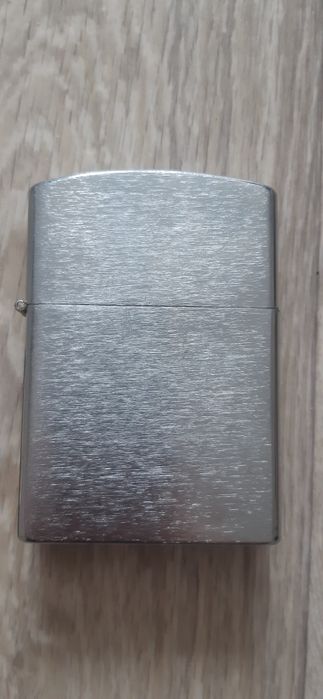 Огромная зажигалка