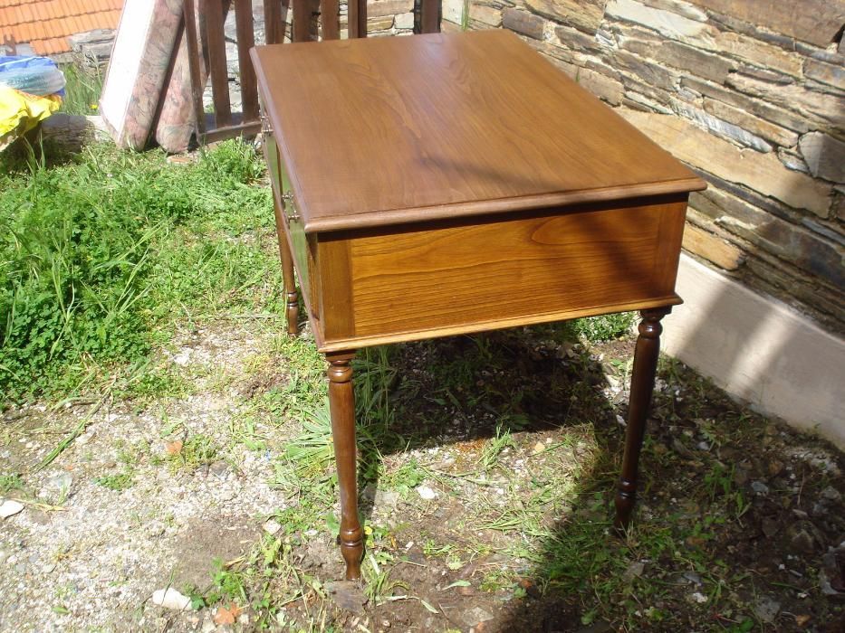 mesa de cozinha ou secretária