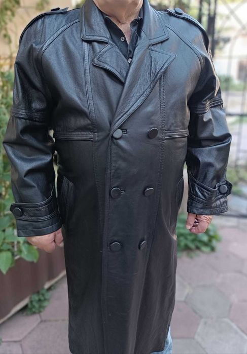 Пальто  чоловіче  чорного кольору кожа  хxxl