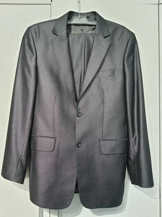 Чоловічий класичний костюм. Туреччина. Розмір 48.