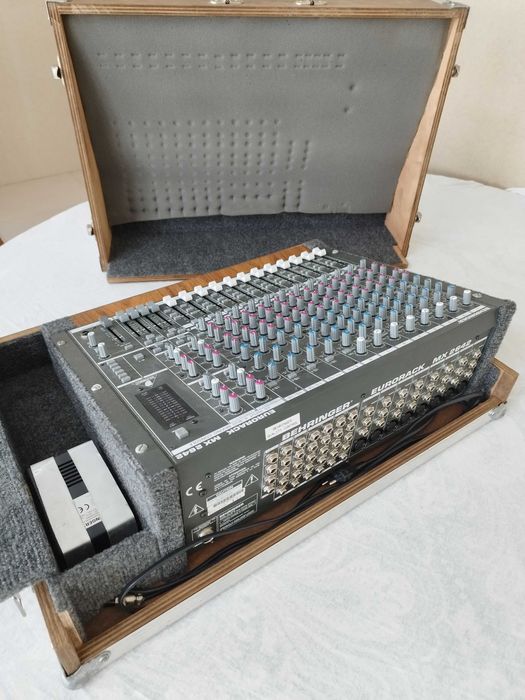 Mesa Som Profissional Behringer