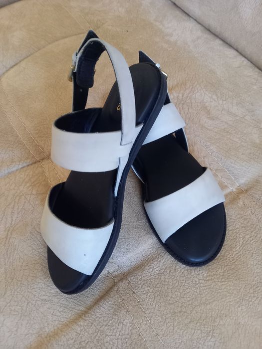 Босоніжки Clarks