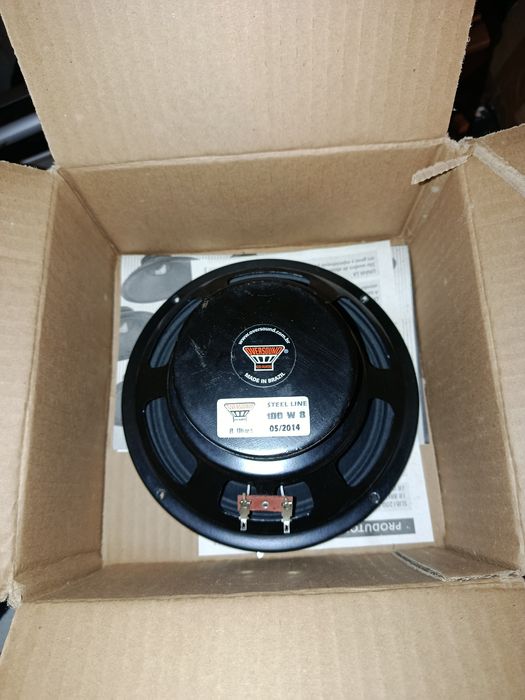 Drivers TI e médio grave Oversound.