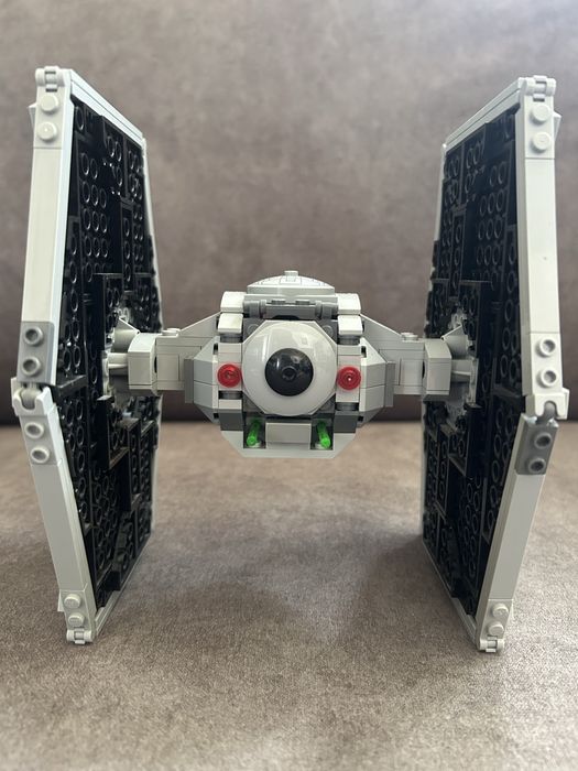 LEGO Star Wars 75300 Imperialny myśliwiec TIE
