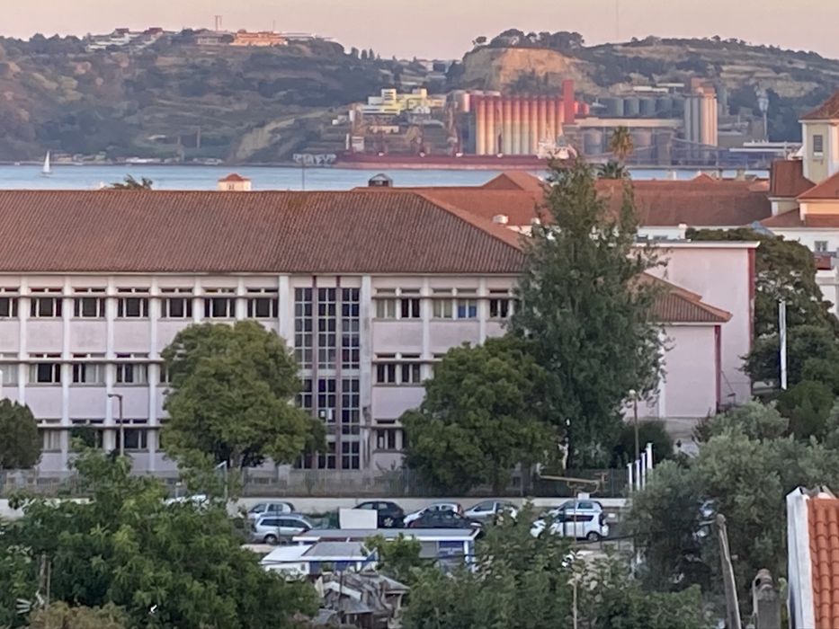 T2 na Boa-Hora, Ajuda