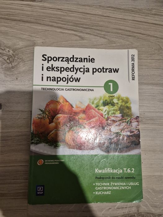 Podręcznik " Sporządzanie i ekspedycja potraw i napojów "