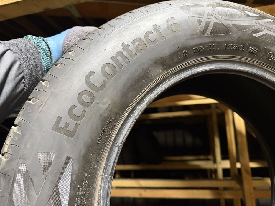 Шини літо 235/65R17 Continental Eco Contact5 2шт 22рік гарний стан