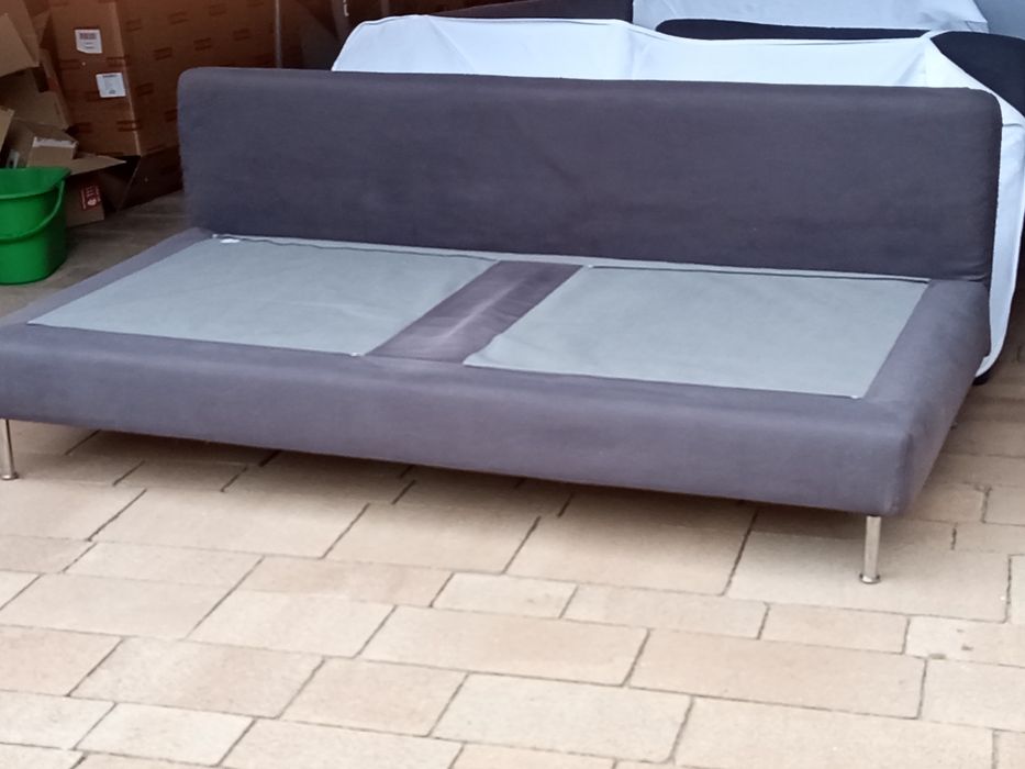 Oddam za darmo stelaż kanapy Ikea.