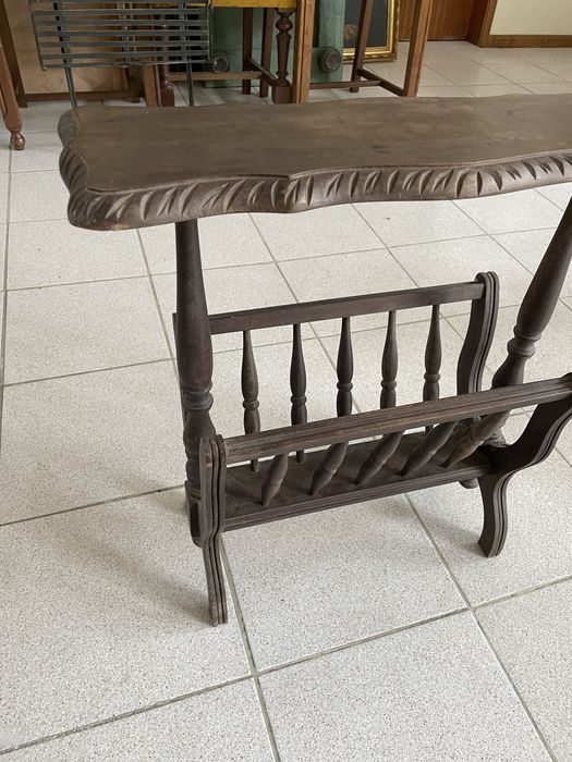 Mesa de apoio para revistas