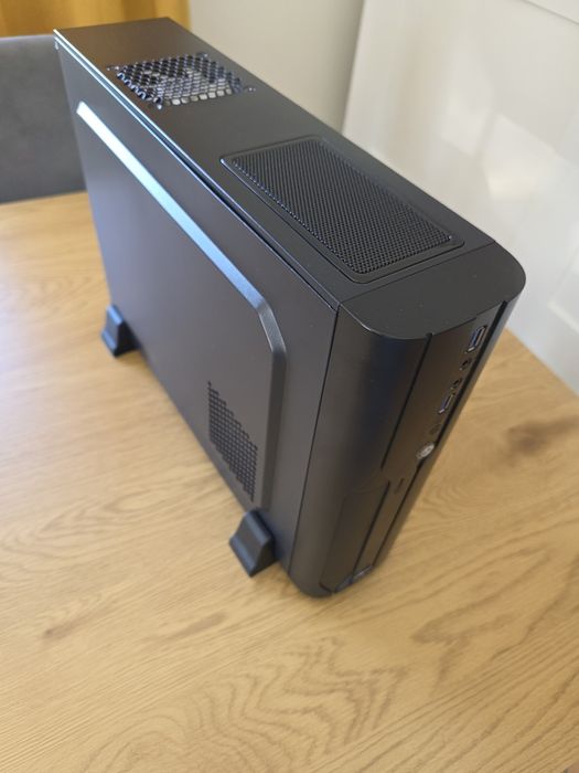 Computer Case447454085729505281