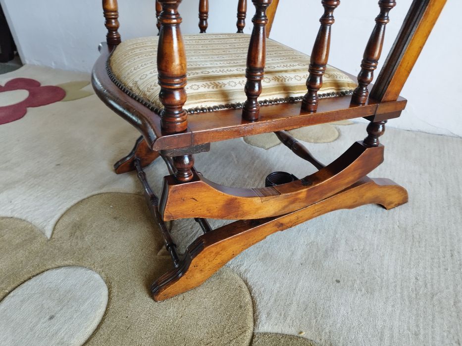 Amerykański fotel bujany Antyk początek XX wiek