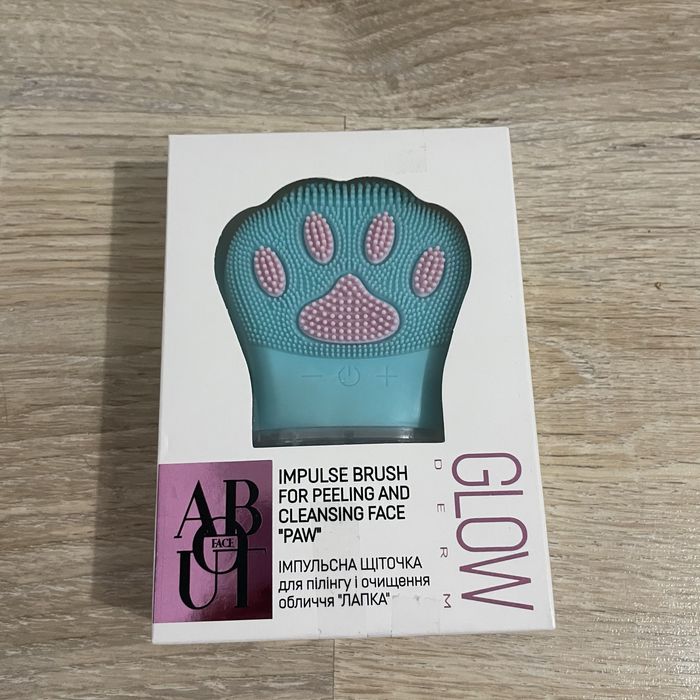 Імпульсивна щіточка для палінгу та очищення обличчя