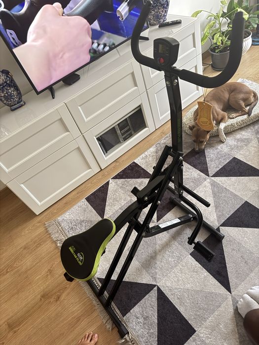 máquina de fitness multifuncional, a Gymform AB Booster Plus.